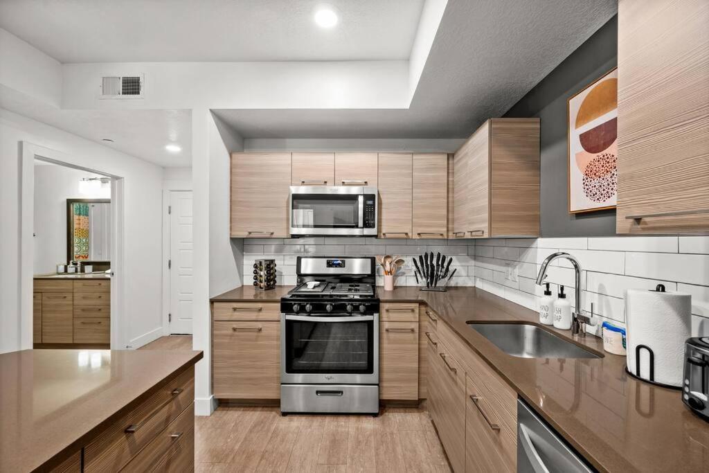 Апартаменти Luxurious Retreat In Slc Солт-Лейк-Сіті Екстер'єр фото